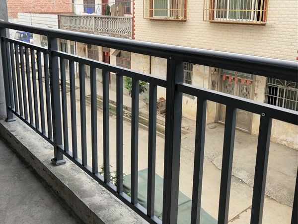 高層陽臺護欄