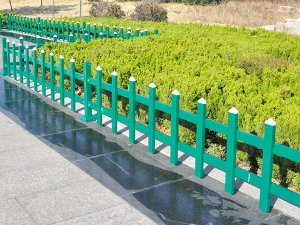 學校草坪護欄