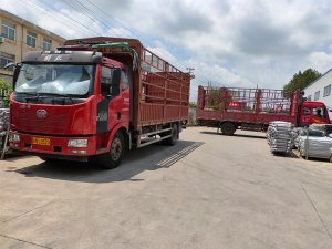 金用護欄2020年8月4日鋁合金百葉窗裝車發貨！