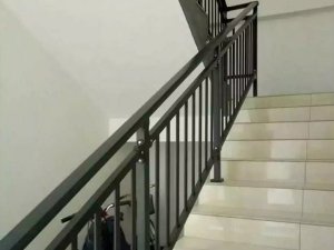 如何選擇適合自己的樓梯扶手廠家，看過這里你就知道了！
