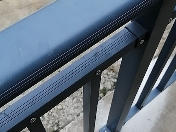 建筑工程專用陽臺(tái)護(hù)欄是什么樣的，你知道嗎？