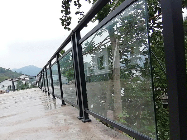 建筑工程專用陽臺(tái)護(hù)欄是什么樣的，你知道嗎？