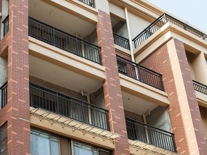 鋅鋼陽臺護欄優(yōu)點