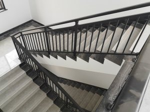 樓梯護欄多少錢一米？