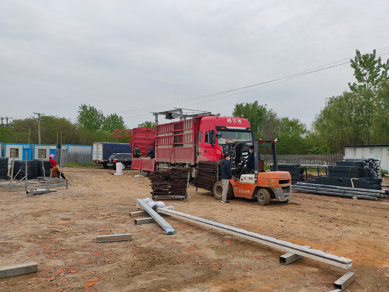 金用護欄2022年4月15日鋅鋼百葉窗裝車發貨! 金用護欄2022年4月15日鋅鋼百葉窗裝車發貨!