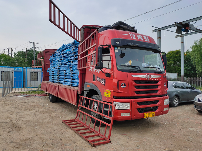 金用護(hù)欄2022年5月16日鋅鋼陽臺護(hù)欄裝車發(fā)貨！