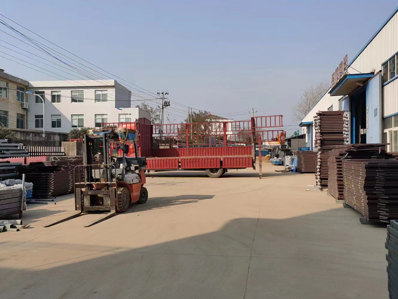 金用護欄2022年12月16日鋅鋼百葉窗裝車發貨！