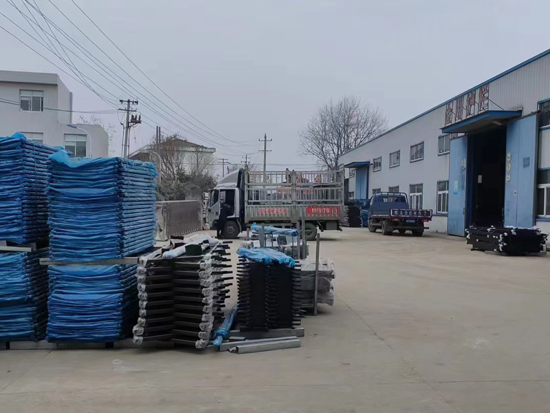 金用護欄2023年1月5日鋅鋼百葉窗裝車發貨! 金用護欄2023年1月5日鋅鋼百葉窗裝車發貨!