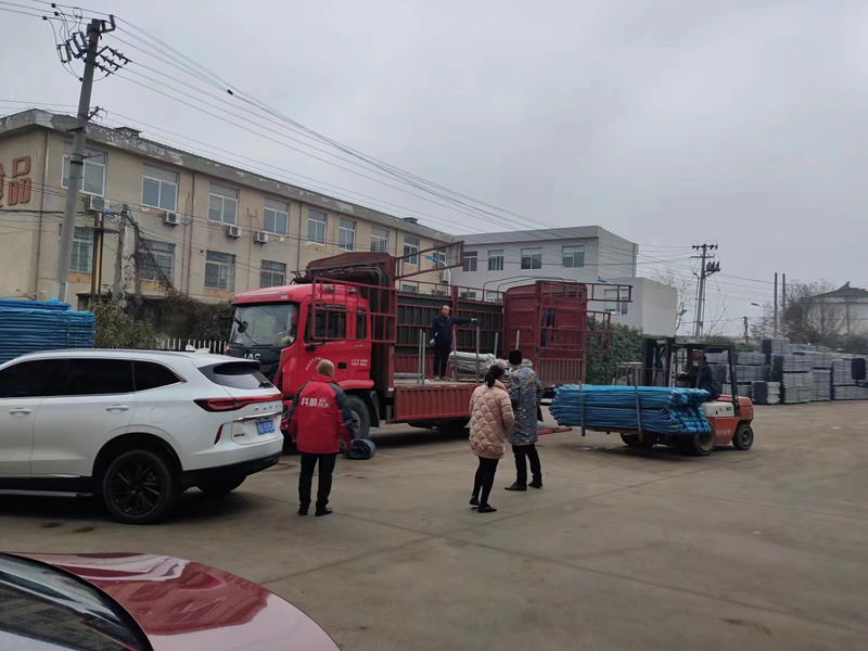 金用護欄2023年2月6日鋅鋼組裝式欄桿裝車發(fā)貨！