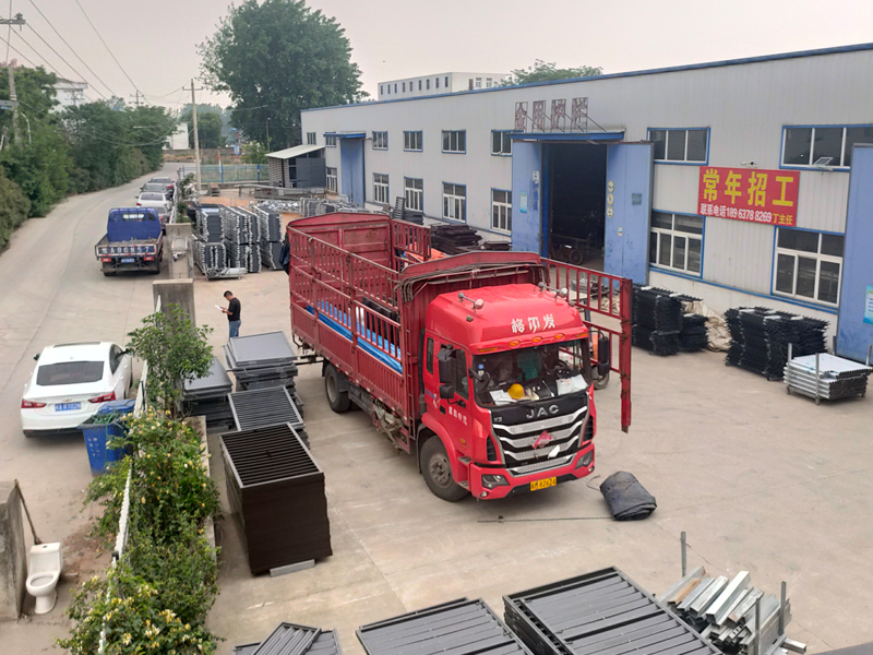 金用護欄2023年5月12日鋅鋼飄窗護欄裝車發(fā)貨! 金用護欄2023年5月12日鋅鋼飄窗護欄裝車發(fā)貨!