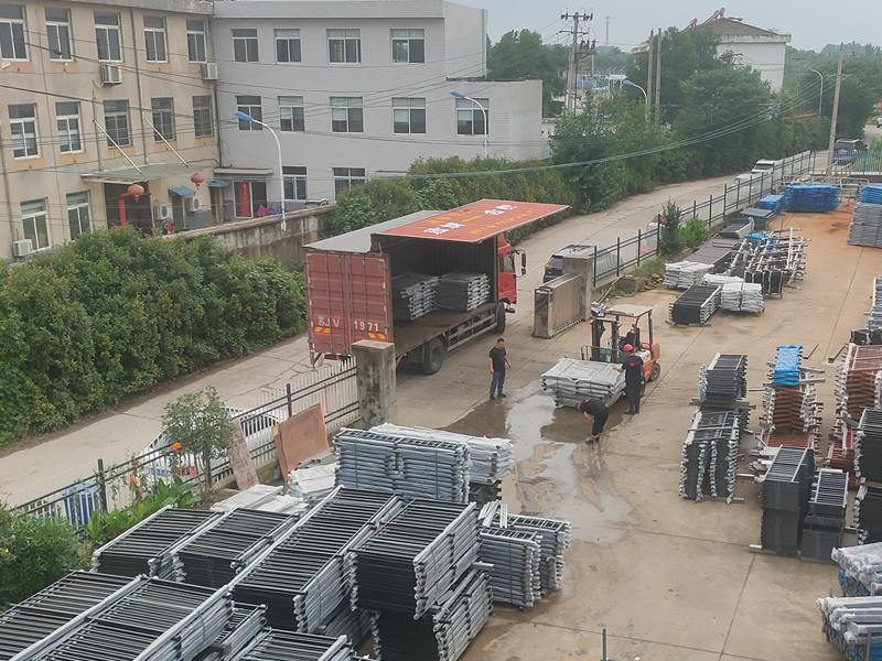 2023年6月25日鋅鋼陽臺欄桿裝車發貨！