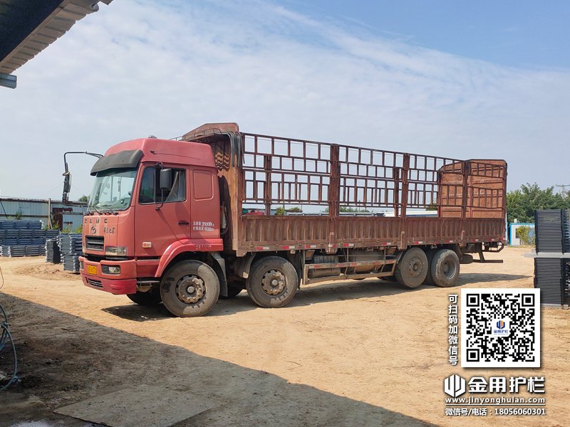 2023年9月18日鋅鋼飄窗欄桿裝車(chē)發(fā)貨！