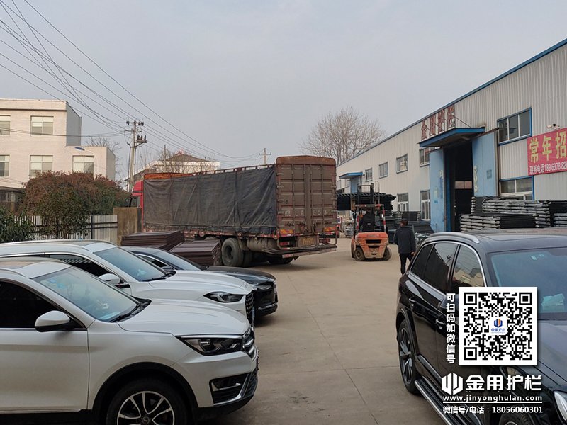 2023年1月2日鋅鋼圍墻護(hù)欄裝車發(fā)貨! 2023年1月2日鋅鋼圍墻護(hù)欄裝車發(fā)貨!