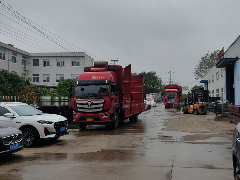 2024年10月29日鋅鋼護(hù)窗欄桿裝車(chē)發(fā)貨！