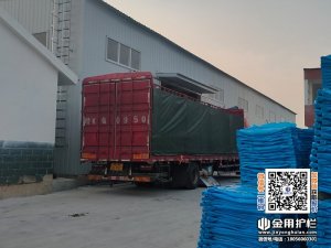2025年7月14日鋅鋼陽臺護欄裝車發貨！