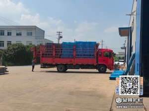 2025年8月26日小區(qū)鋅鋼欄桿裝車發(fā)貨！