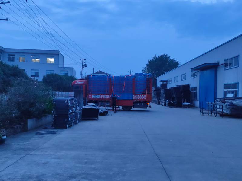 2025年8月27日鋅鋼陽臺護欄裝車發(fā)貨! 2025年8月27日鋅鋼陽臺護欄裝車發(fā)貨!