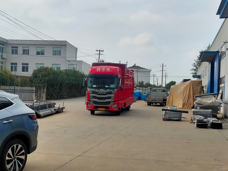 2025年9月23日鋅鋼百葉窗裝車發貨！